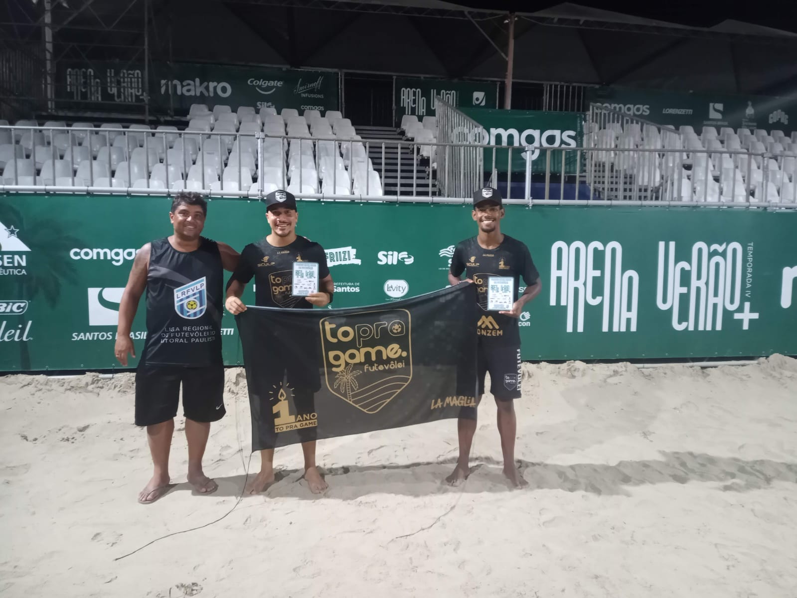 Presidente Alex Ribeiro com atletas campeões do evento 'To Pro Game'